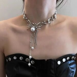 Spider Dangle Choker Necklace